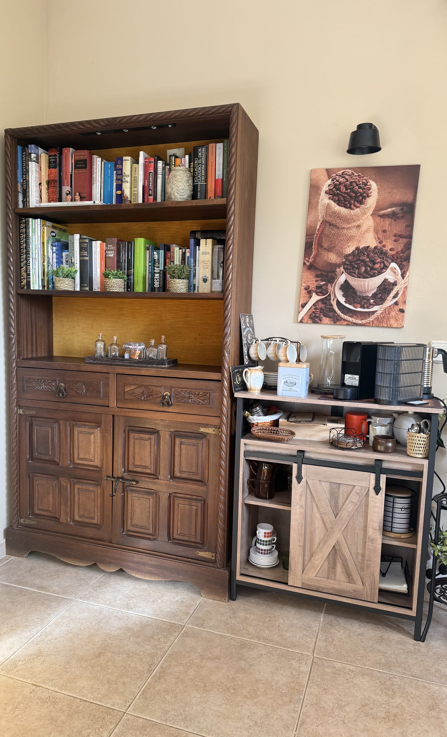 Racó de lectura i cafè a Cal Quimet